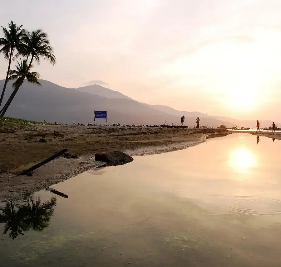 Quickly save 8 beautiful tourist destinations to watch the sunrise in Da Nang